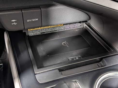 Used 2019 Toyota Camry XLE w/ Navigation Package image 21