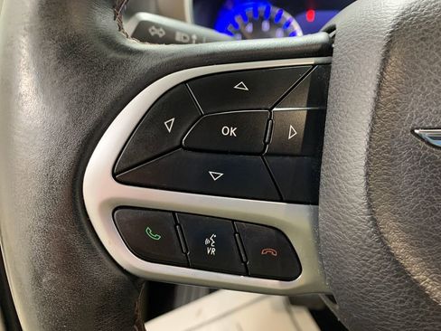 Used 2018 Chrysler Pacifica Touring-L Plus image 13