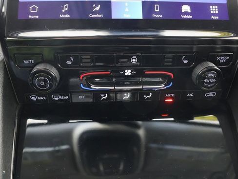 Used 2021 Jeep Grand Cherokee L Limited image 15