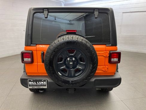 Certified 2025 Jeep Wrangler Sport AWD/4WD image 8