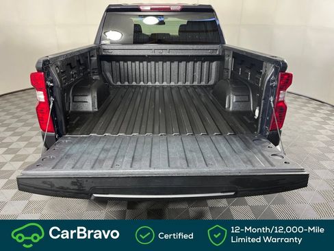 Used 2022 Chevrolet Silverado 1500 LT w/ Z71 Off-Road Package AWD/4WD image 5