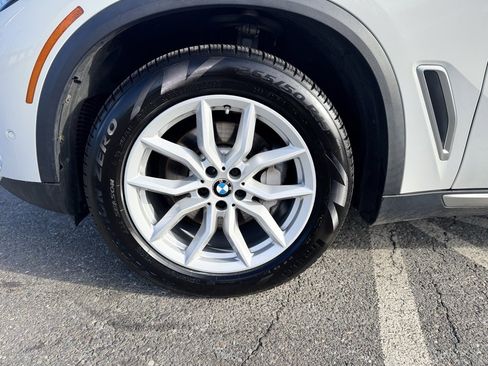 Used 2019 BMW X5 xDrive40i w/ Convenience Package image 3