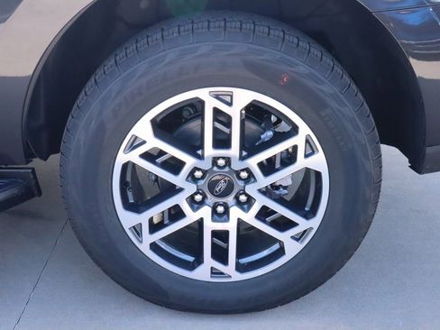 New 2025 Ford Expedition Active image 21