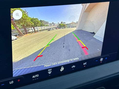 Used 2025 Ford Maverick XL w/ Equipment Group 102A image 19