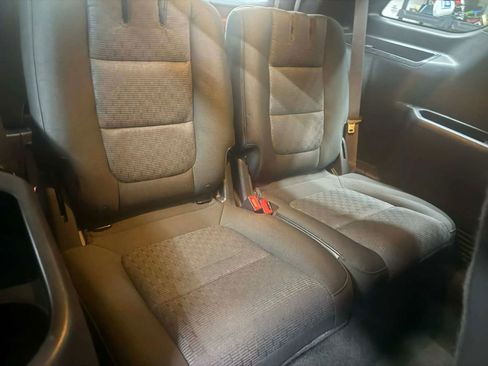 Used 2015 Ford Explorer XLT image 12