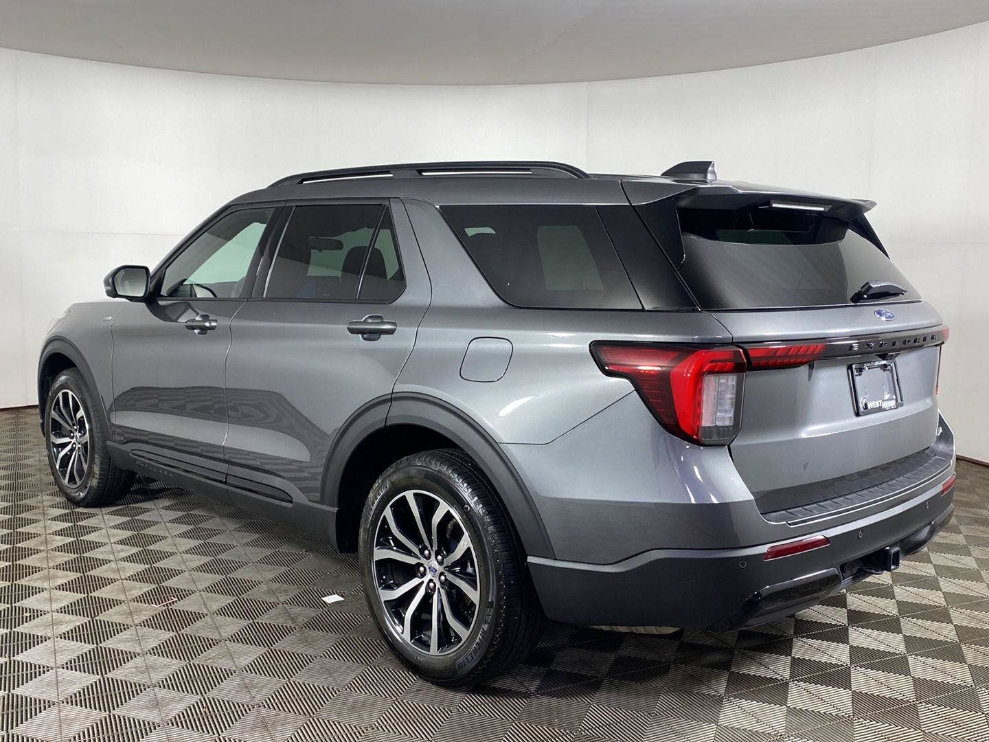 Used 2026 Ford Explorer ST-Line AWD/4WD image 5