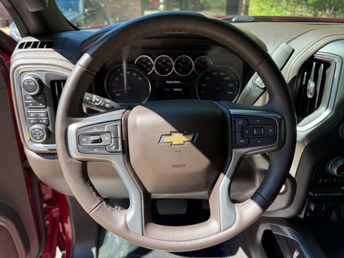 Used 2022 Chevrolet Silverado 2500 LTZ w/ LTZ Convenience Package AWD/4WD image 12