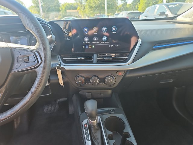 Used 2025 Chevrolet Trax LS FWD image 17