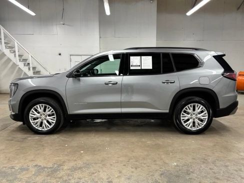 Used 2026 GMC Acadia Elevation w/ Elevation Premium Package AWD/4WD image 4