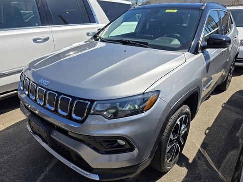 Used 2022 Jeep Compass Limited image 2