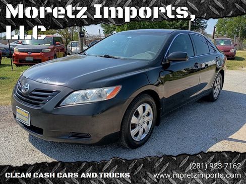 Used 2009 Toyota Camry LE FWD image 1