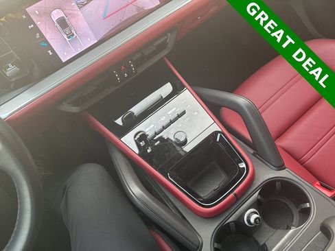 Used 2024 Porsche Cayenne Coupe image 28