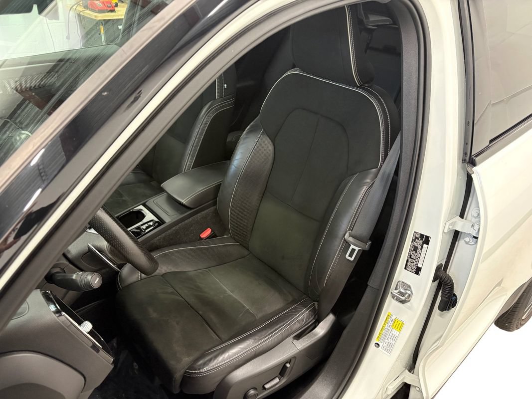 Used 2020 Volvo XC40 T5 R-Design AWD/4WD image 12