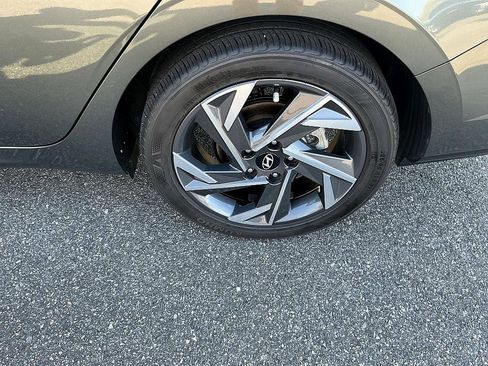 Used 2024 Hyundai Elantra SEL w/ Convenience Package image 22