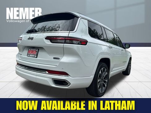 Used 2022 Jeep Grand Cherokee L Overland w/ Luxury Tech Group IV AWD/4WD image 4