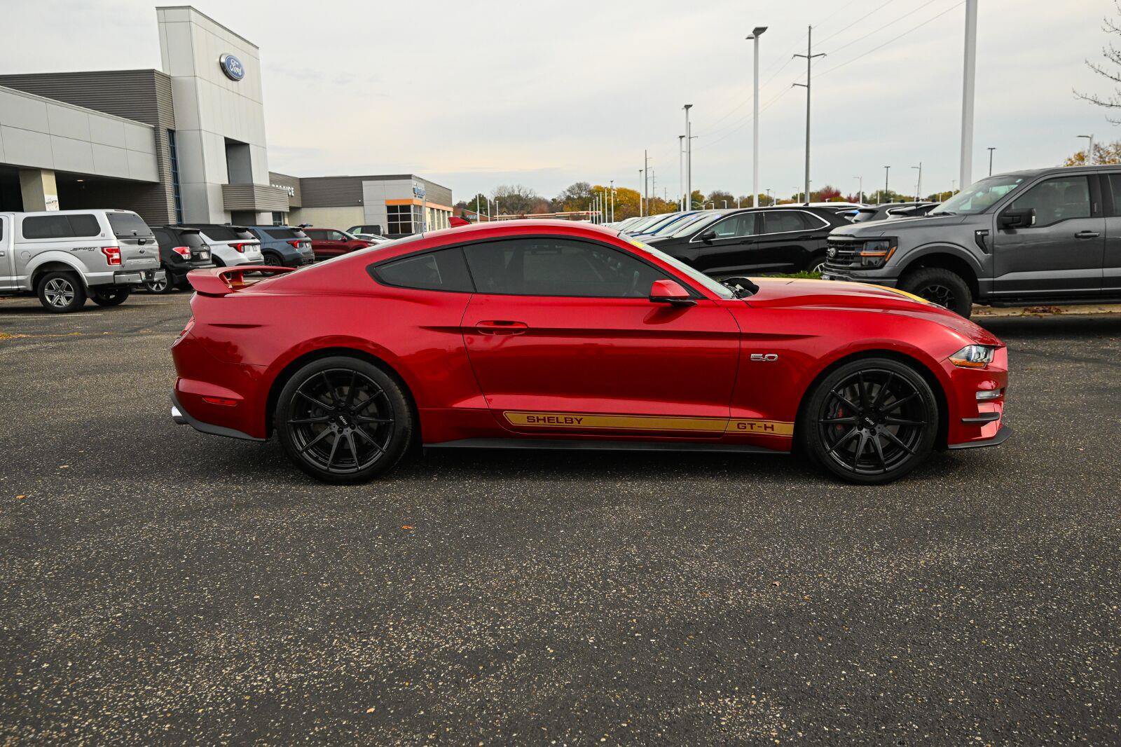 Used 2022 Ford Mustang GT Premium w/ GT Performance Package RWD image 3
