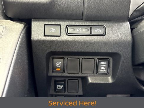 Used 2025 Nissan Frontier SV w/ SV Convenience Package RWD image 12