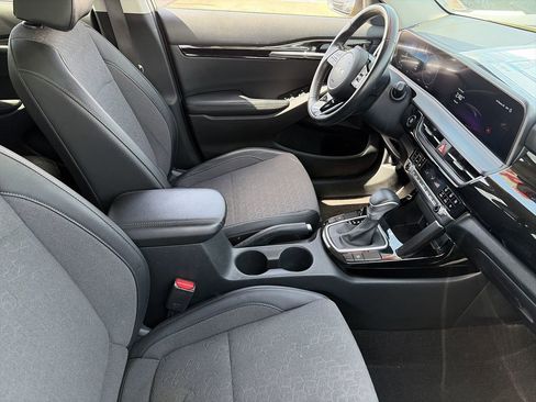 Certified 2024 Kia Seltos S FWD image 11