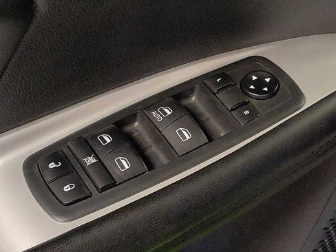 Used 2020 Dodge Journey SE w/ SE Popular Equipment Group image 27