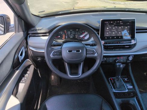 Used 2023 Jeep Compass Limited AWD/4WD image 9