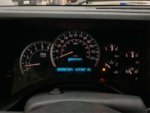 Used 2005 HUMMER H2 Luxury w/ Preferred Equipment Group image 21