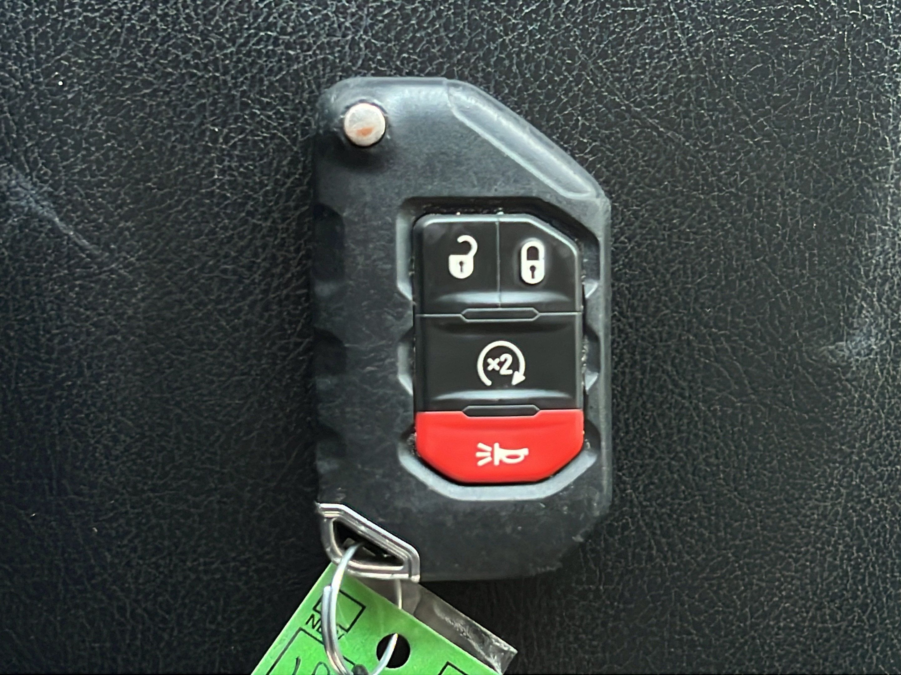 Used 2023 Jeep Gladiator Sport AWD/4WD image 25