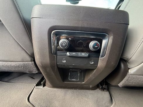 Used 2024 Chevrolet Suburban LT AWD/4WD image 17