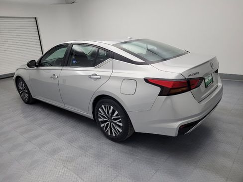 Used 2025 Nissan Altima 2.5 SV FWD image 3