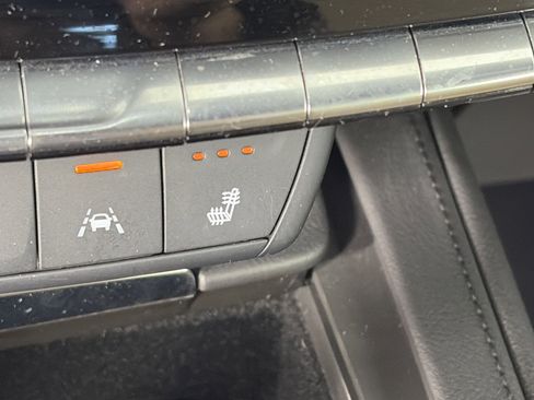 Certified 2024 Cadillac XT4 Luxury w/ Cold Weather Package image 24