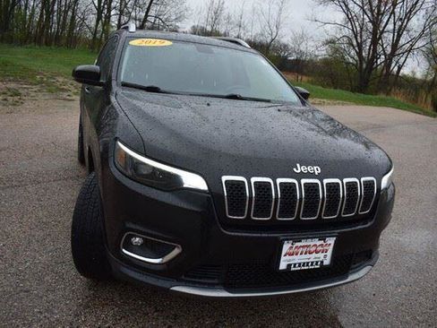Used 2019 Jeep Cherokee Limited w/ Luxury Group AWD/4WD image 10