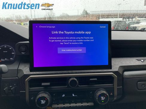 Used 2024 Toyota Tacoma Limited w/ Limited Package (LT) image 23