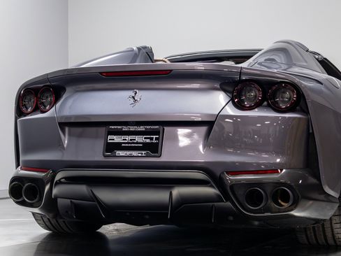 Used 2021 Ferrari 812 GTS image 80