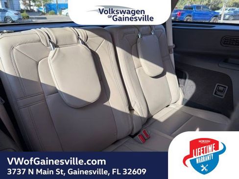 Used 2020 Lincoln Aviator Reserve w/ Equipment Group 202A image 9