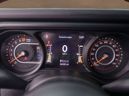 Used 2024 Jeep Gladiator Mojave AWD/4WD image 11