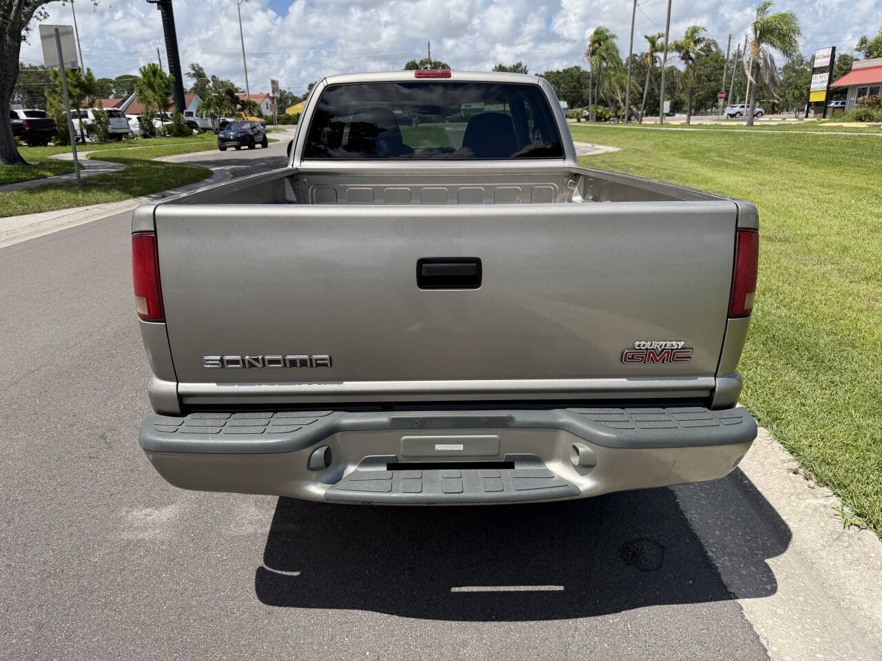 Used 1999 GMC Sonoma SLS w/ Super Spec Pkg 3 RWD image 4