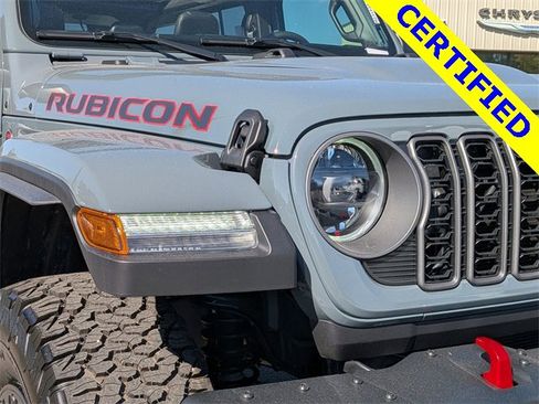Used 2025 Jeep Wrangler Unlimited Rubicon image 9