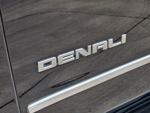 Used 2018 GMC Yukon Denali w/ Open Road Package image 11