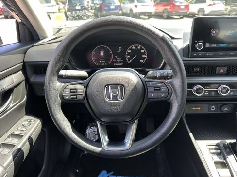 Used 2024 Honda CR-V LX image 12