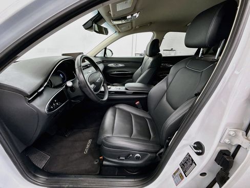 Used 2025 Genesis GV70 2.5T AWD/4WD image 13