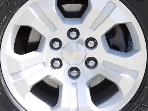Used 2018 Chevrolet Silverado 1500 LT w/ All Star Edition AWD/4WD image 35