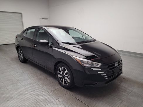 Used 2025 Nissan Versa SV FWD image 13