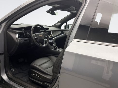 Used 2022 Cadillac XT6 Premium Luxury image 10