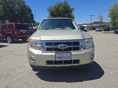Used 2012 Ford Escape XLT FWD image 2