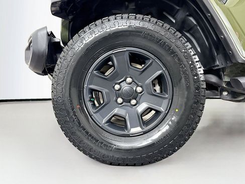 Used 2022 Jeep Gladiator Mojave w/ LED Lighting Group AWD/4WD image 44