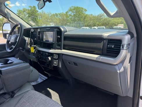 Certified 2025 Ford F250 XLT AWD/4WD image 16