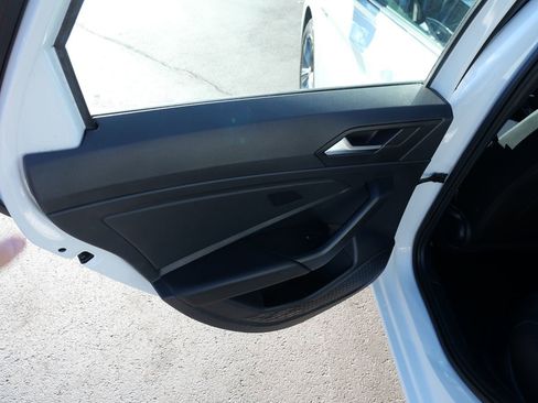 Used 2019 Volkswagen Jetta R-Line image 18