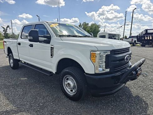 Used 2017 Ford F250 XL w/ Power Equipment Group AWD/4WD image 4