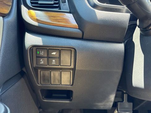 Used 2017 Honda CR-V Touring image 16