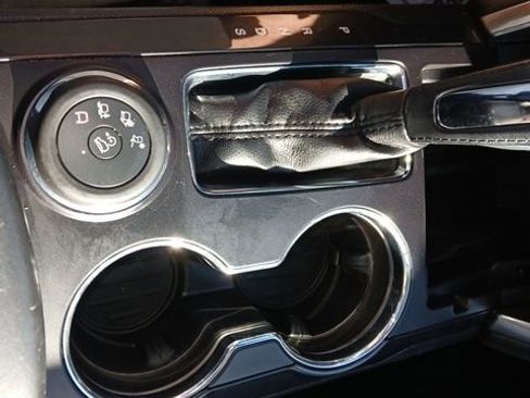 Used 2016 Ford Explorer Platinum image 24