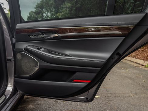 Used 2018 Genesis G90 5.0 Ultimate RWD image 33